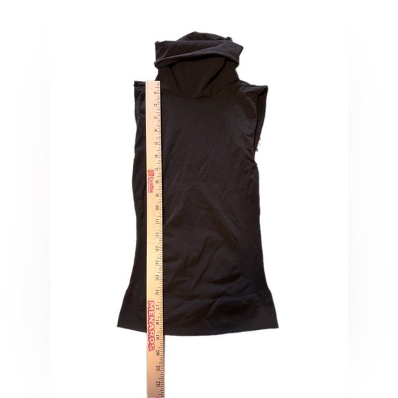 Spanx NWT On Top
Sleeveless Turtleneck
Top Sz med Ret $88 - Picture 4 of 11